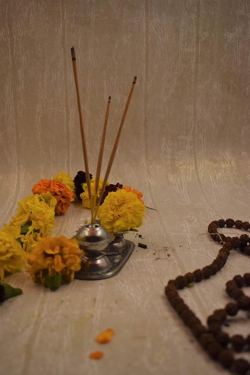 Herbal & Ancient Method Musk Incense Stick with Pack of 6 Incense for Meditation, Yoga, Spiritual, Aromatherapy Energy Cleansing & Calm down the Mind - 15G X 06 Incense | 90G | 3.17Oz