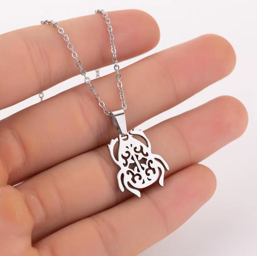 Stainless Steel Ancient Egyptian Scarab Pendant Necklace Choker for Women Statement Choker Necklace Vintage Jewelry Gift